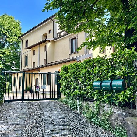 Terrazza Mirabella Lägenhet Gavirate Exteriör bild