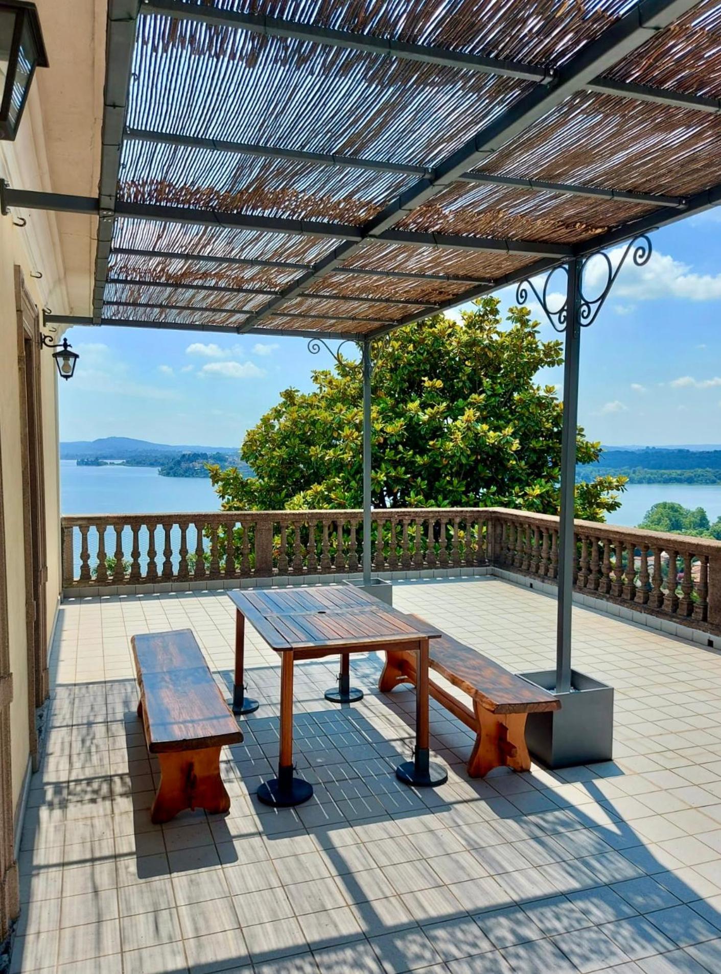 Terrazza Mirabella Lägenhet Gavirate Exteriör bild