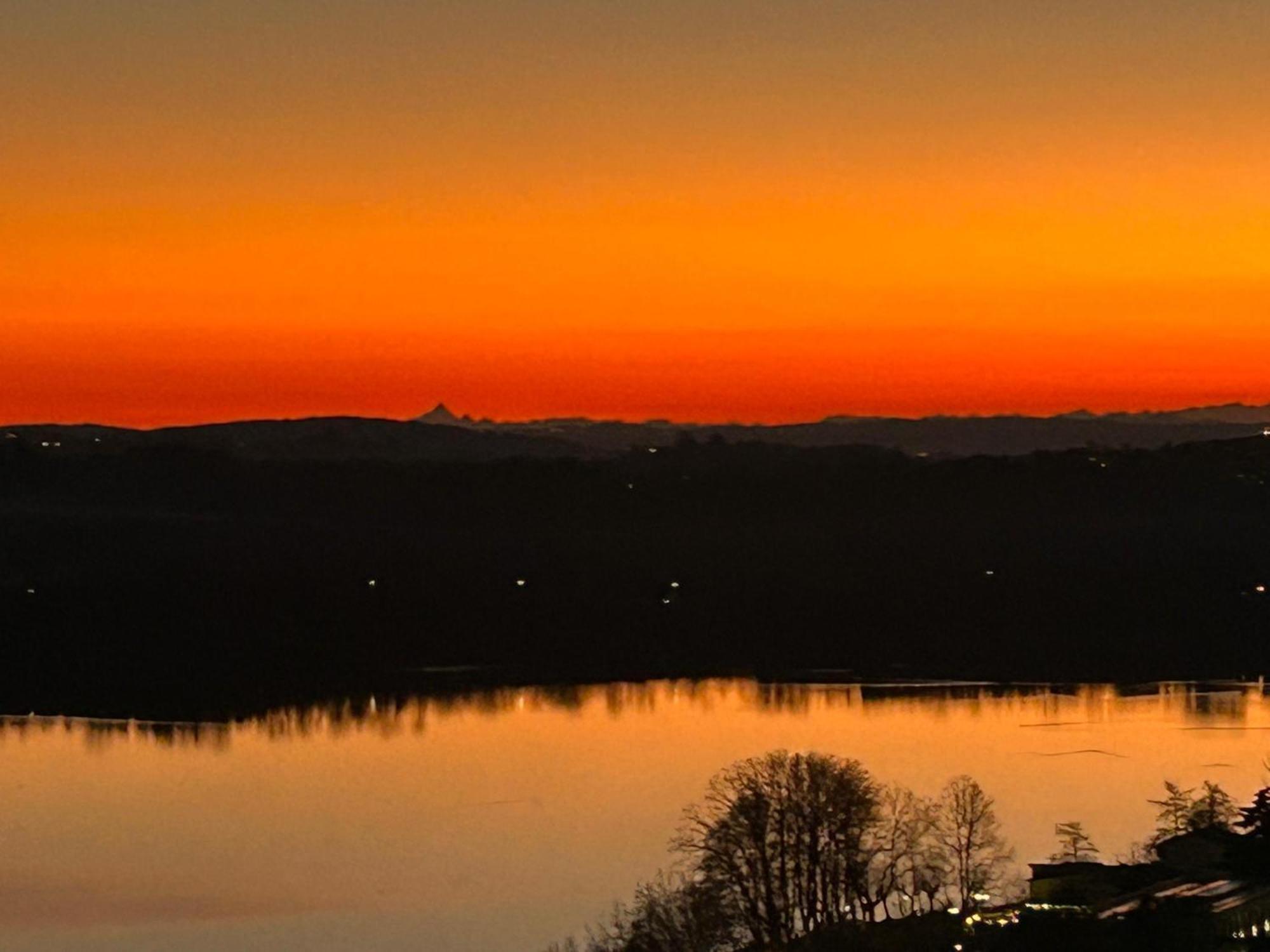 Terrazza Mirabella Lägenhet Gavirate Exteriör bild